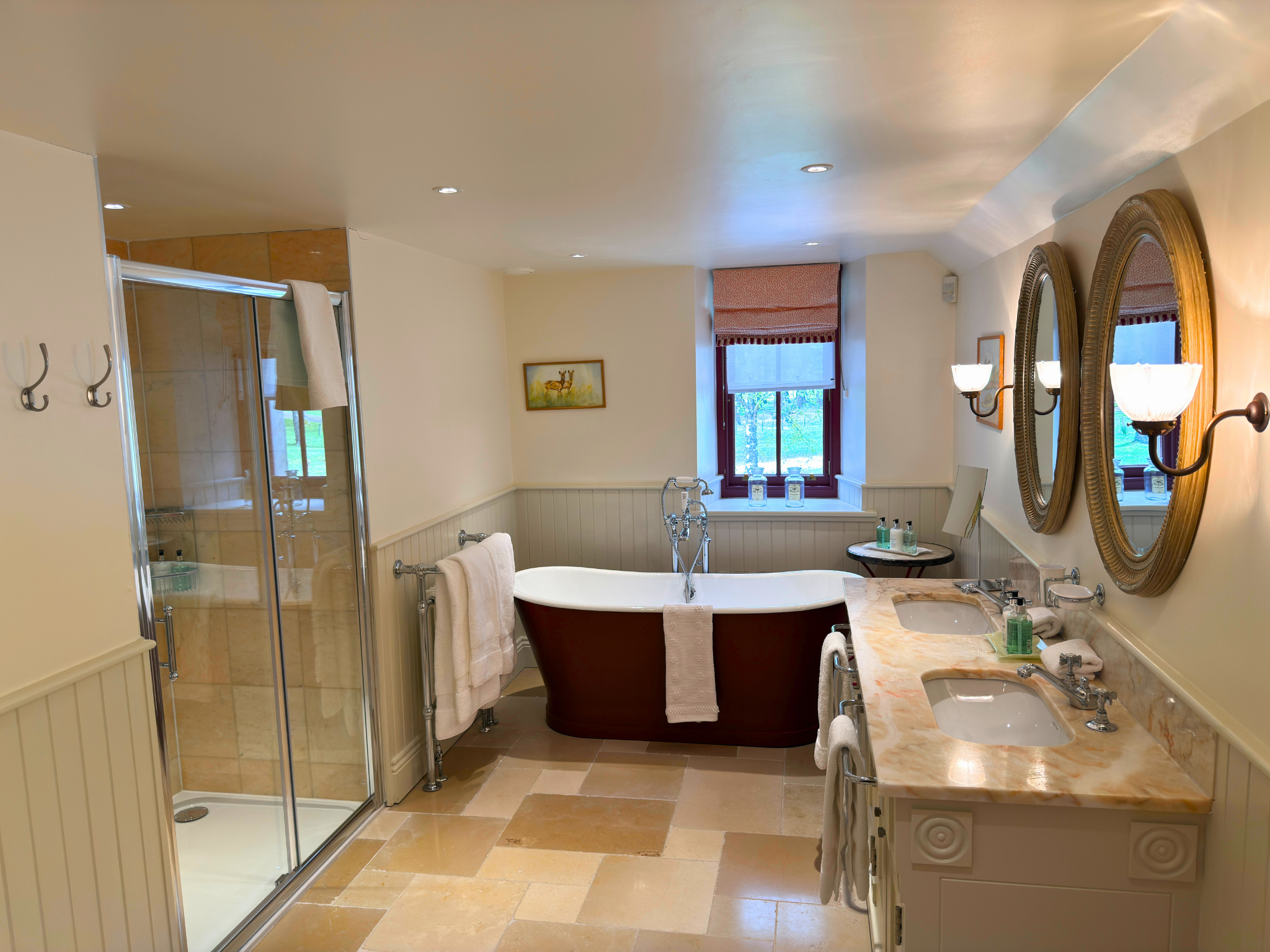 An ensuite bathroom in Dalnaspidal lodge (Ben Alder Estate).