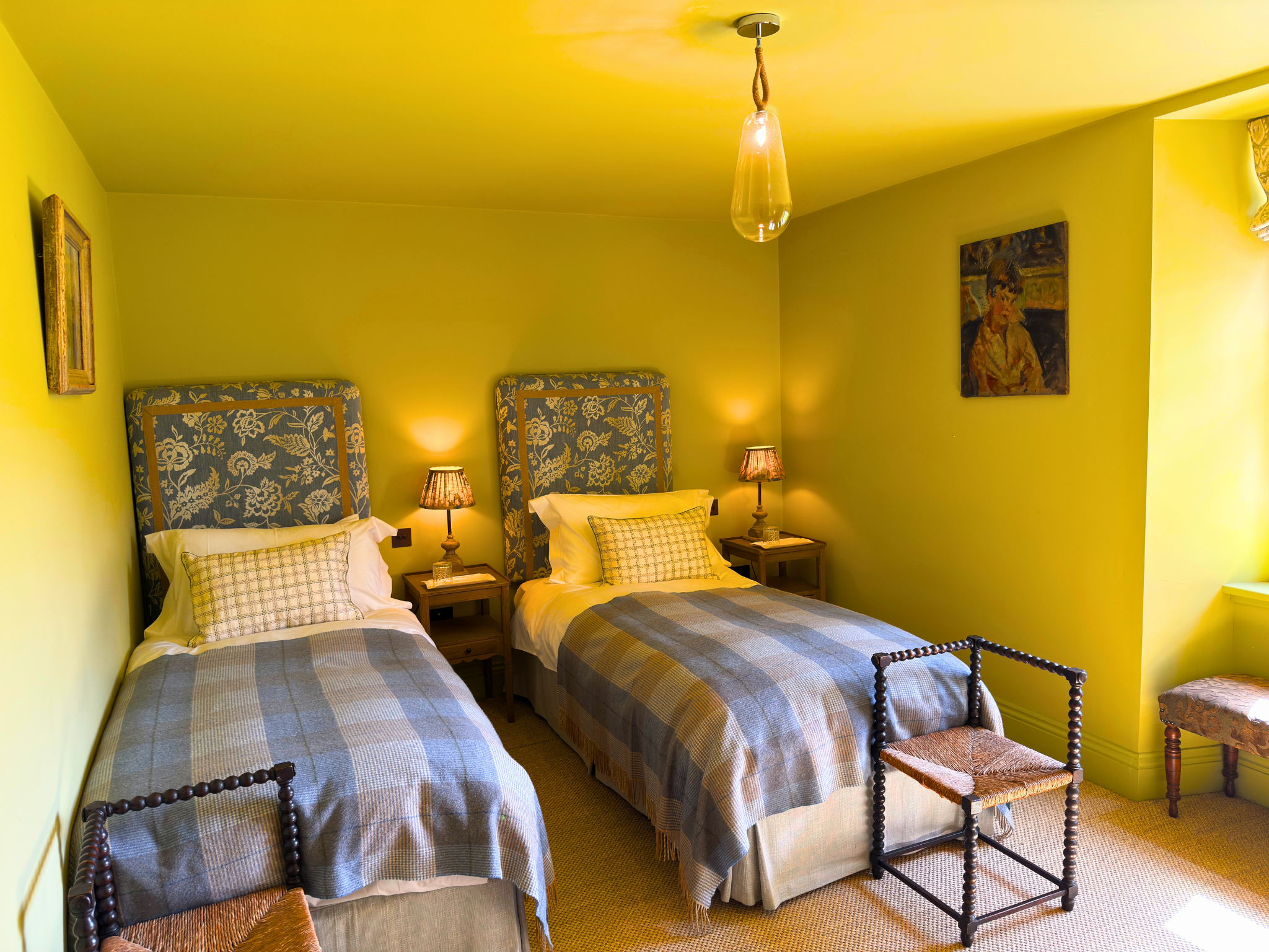 A comfy twin-bedroom in Dalnaspidal Lodge (Ben Alder Estate).