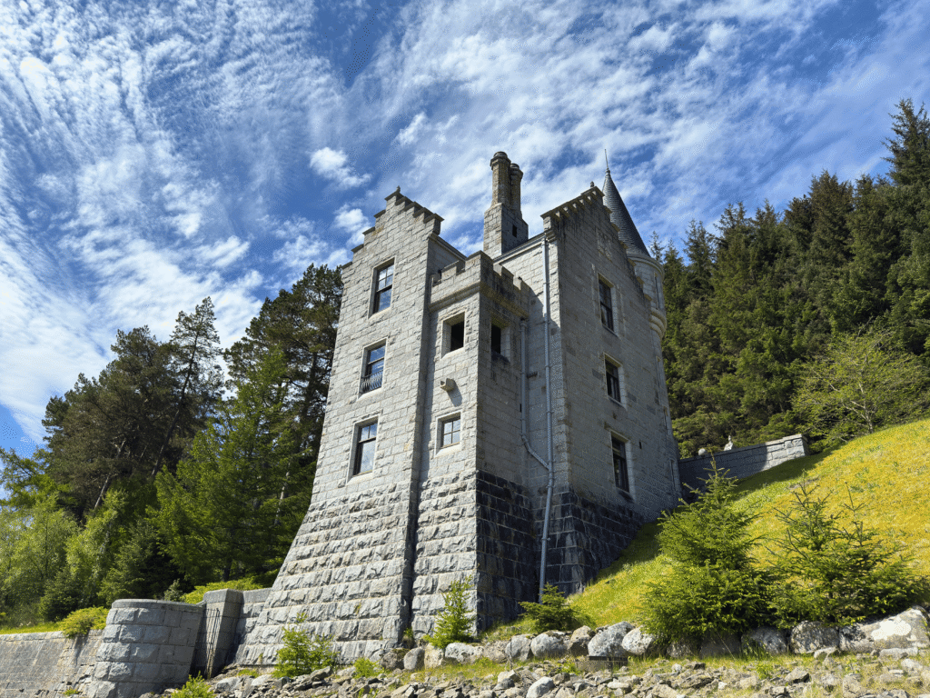 A beautiful view of Gate Lodge (Ben Alder Estate).