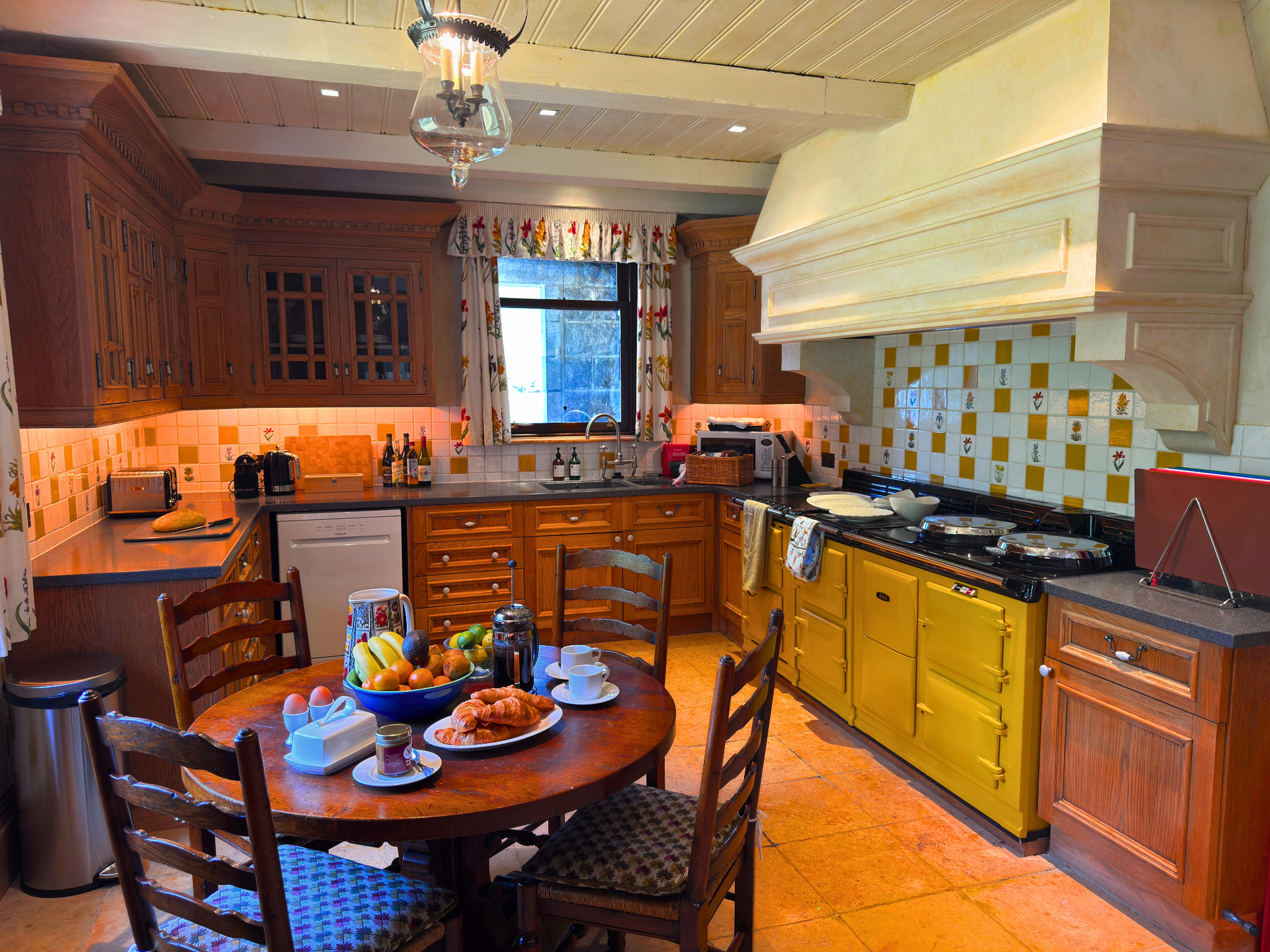 The kitchen in Gate Lodge (Ben Alder Estate).