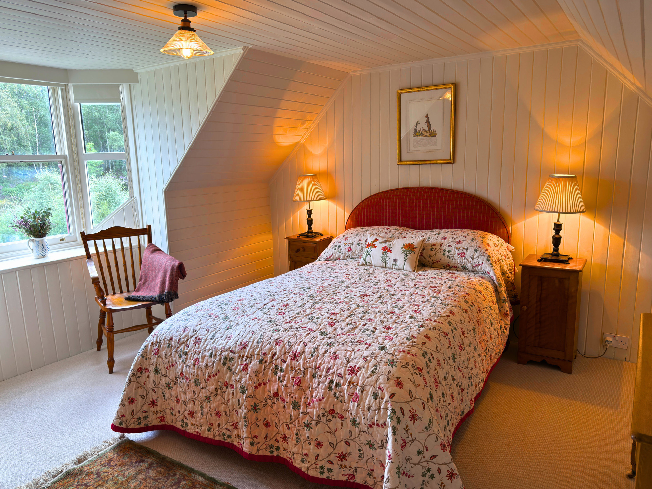 A double room in Strathmashie Cottage (Ben Alder Estate).