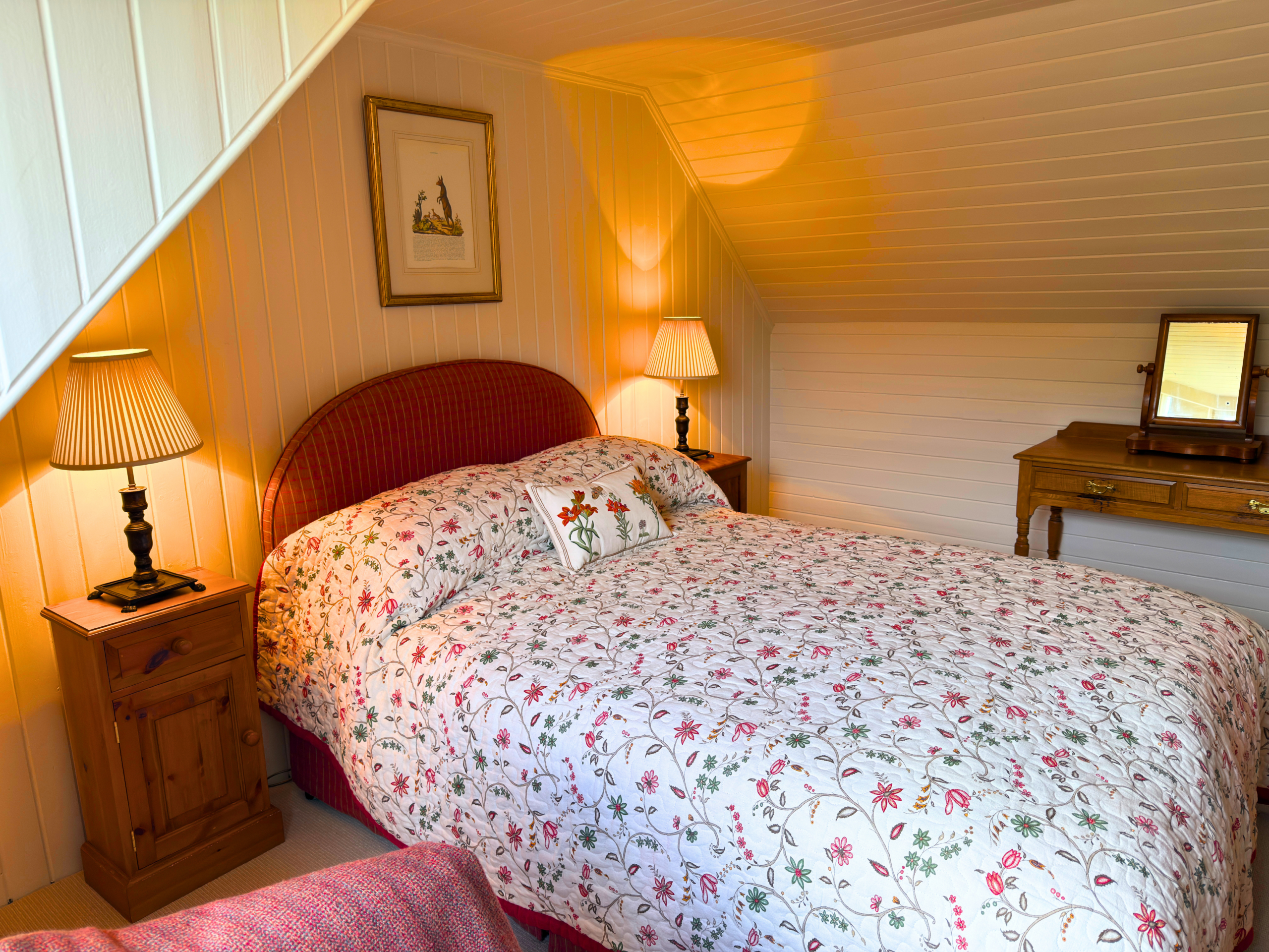 A double room at Strathmashie Cottage (Ben Alder Estate).
